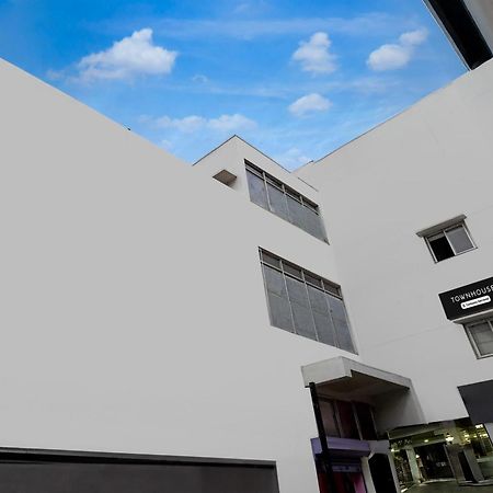 Super Townhouse Arcot Road Near Kauvery Hospital Madrás Exterior foto